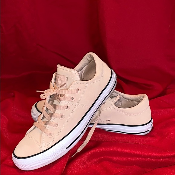 Converses - Picture 3 of 5